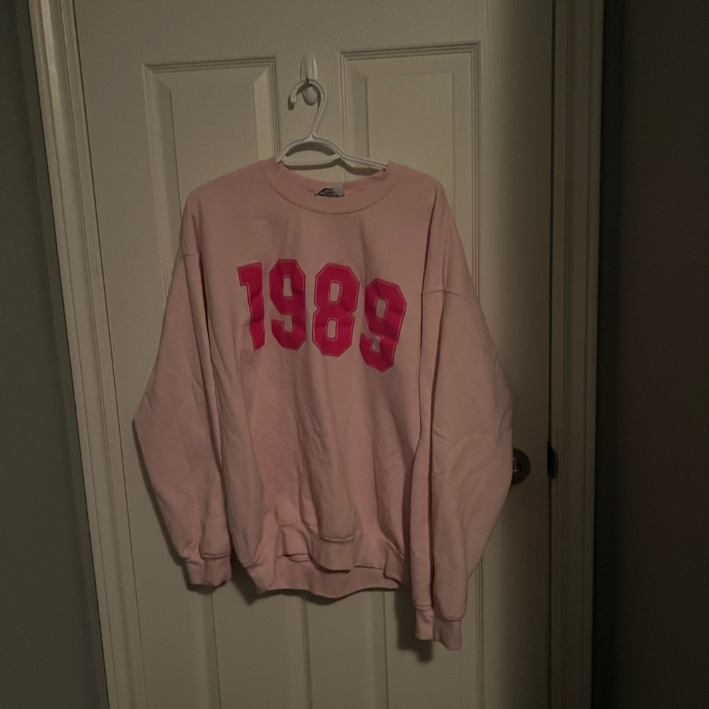 1989 Taylor swift sweatshirt